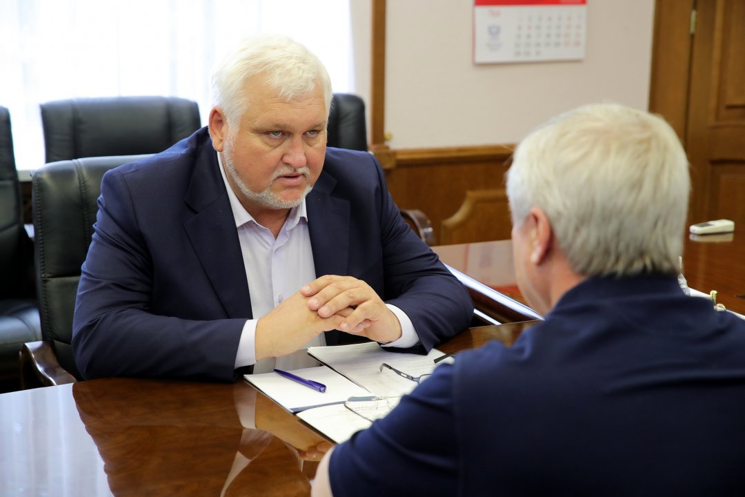 Василий Голубев провел рабочую встречу с главой администрации Верхнедонского района